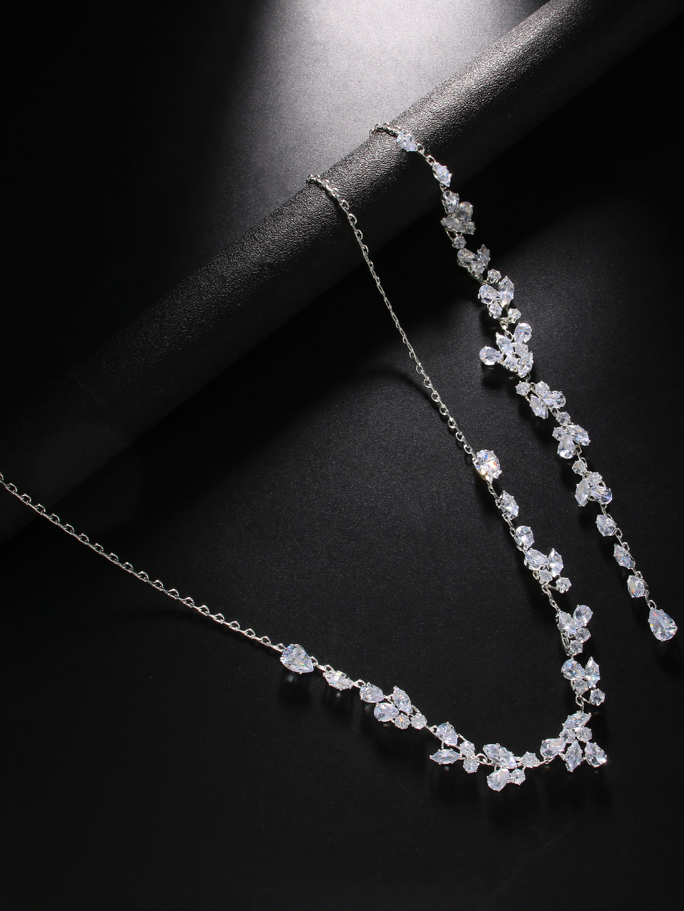 Crystal Leaf Backdrop Necklace - đánh giá và giá Body Jewelry Art